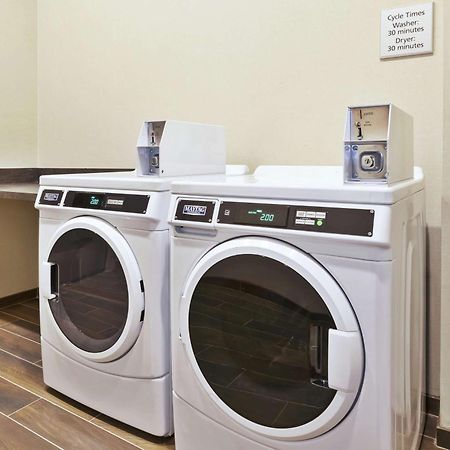 Hampton Inn Sedalia Bagian luar foto