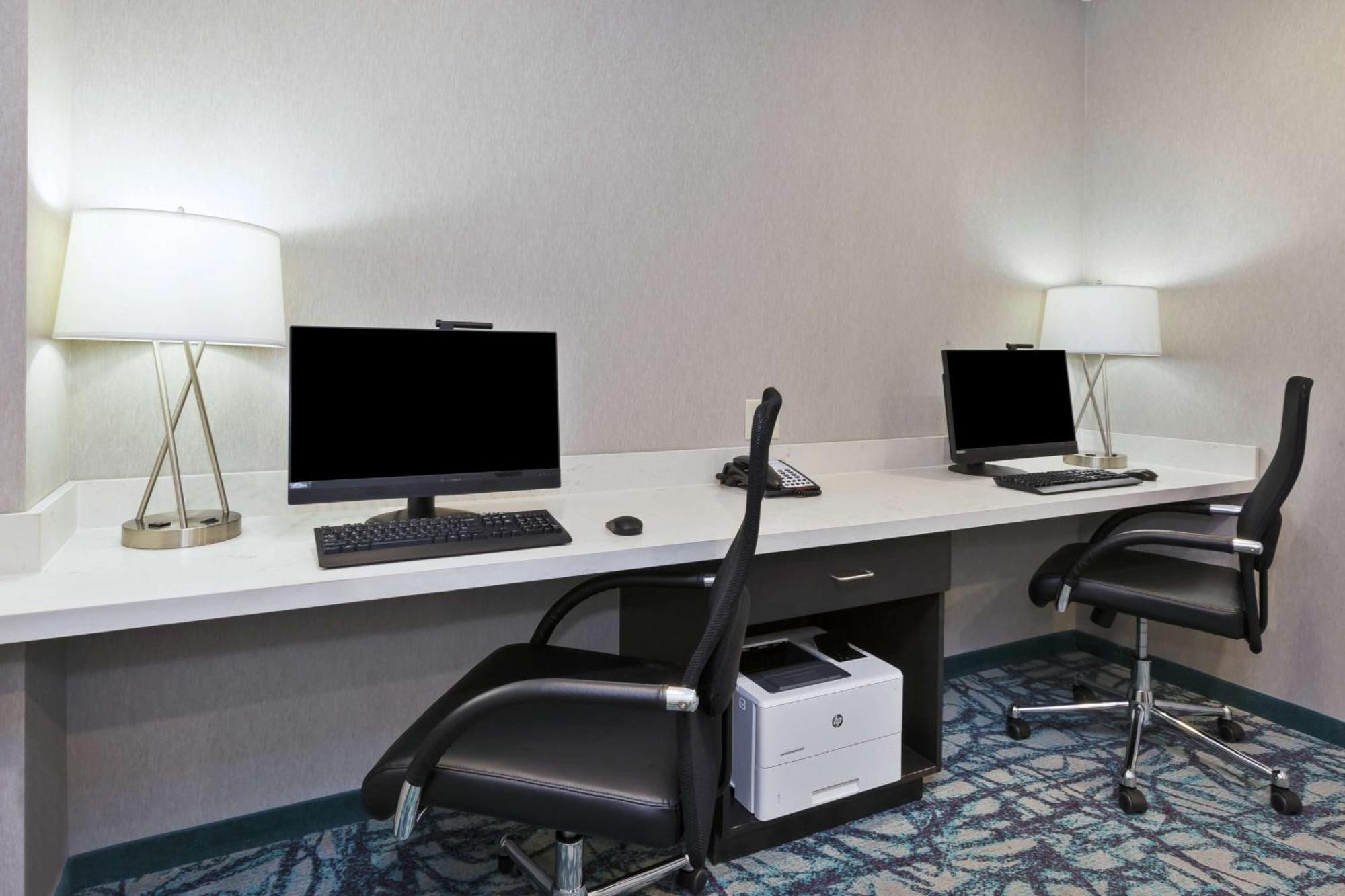 Hampton Inn Sedalia Bagian luar foto