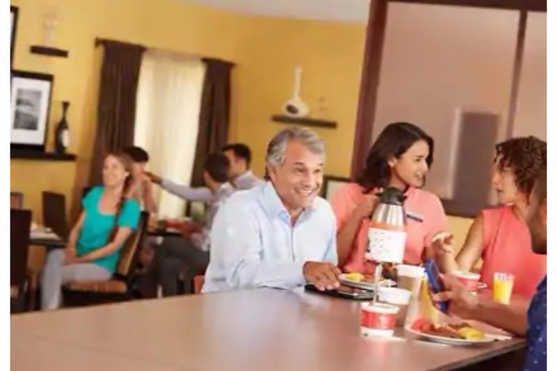 Hampton Inn Sedalia Bagian luar foto